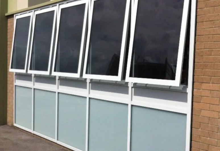 Aluminium Casement Windows with a Curtain Wall Façade